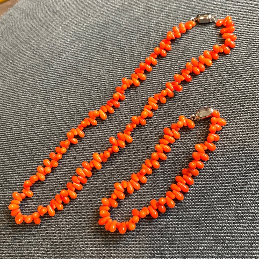 Orange necklace and bracelet set